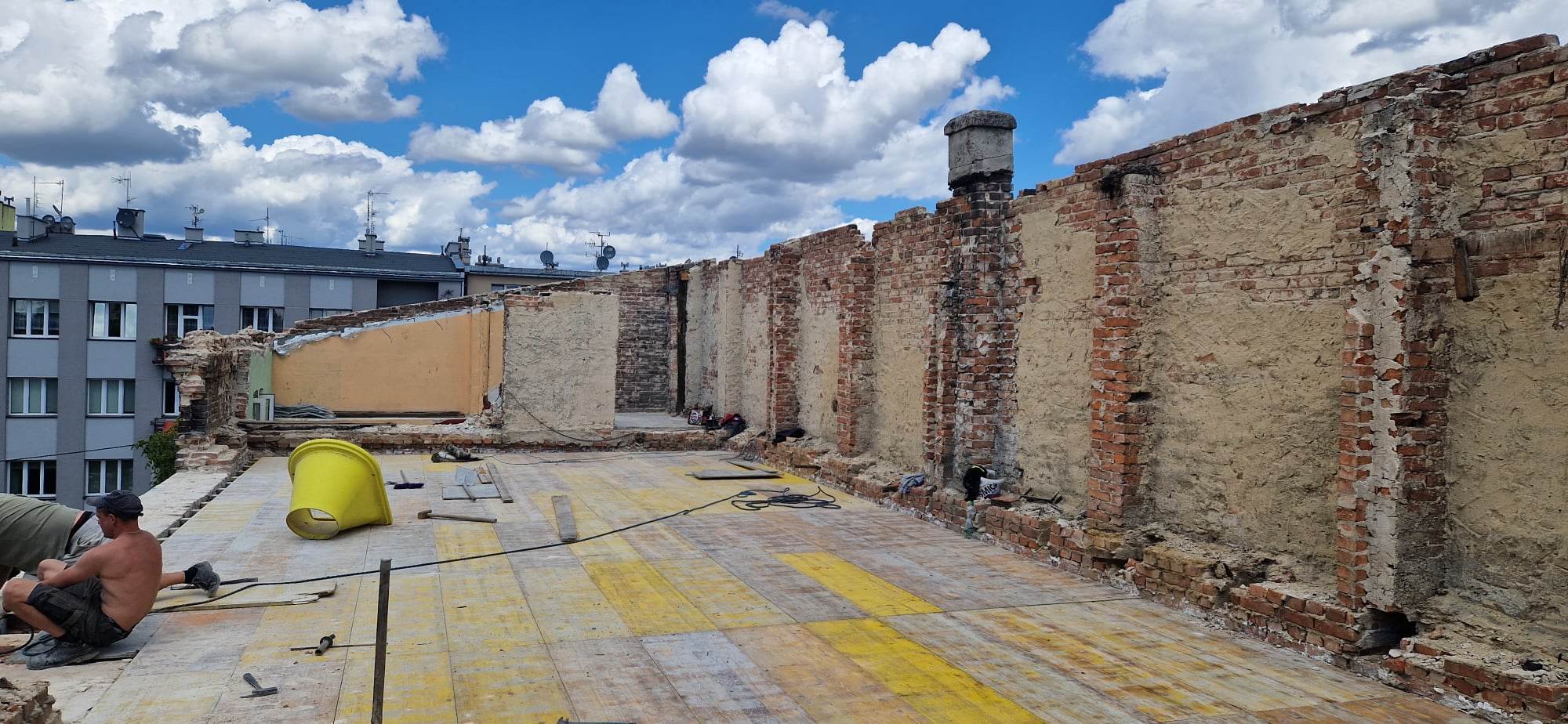 Postęp prac remontowych domu parafialnego (2.08.2023)