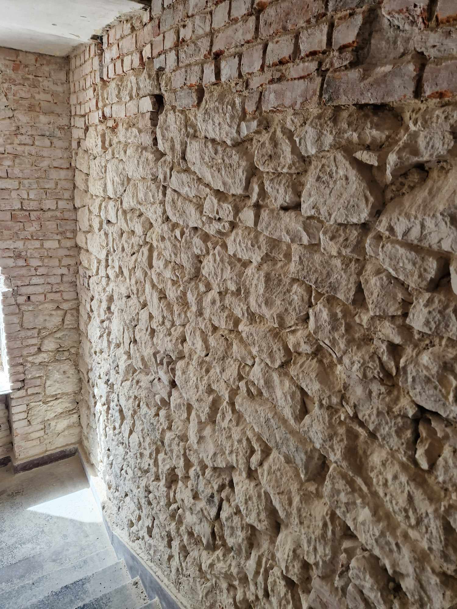 Postęp prac remontowych domu parafialnego (21.05.2024)