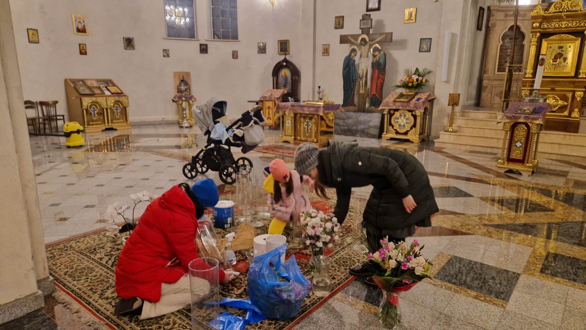 Sprzątanie cerkwi przed Paschą